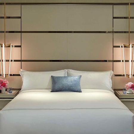 Hotel Crown Towers Sydney Exterior foto A bedroom at The Ritz-Carlton, Dubai