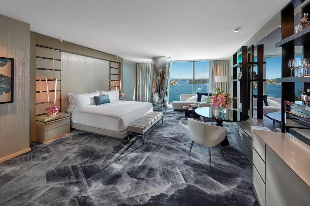 Hotel Crown Towers Sydney Zimmer foto A suite at the hotel
